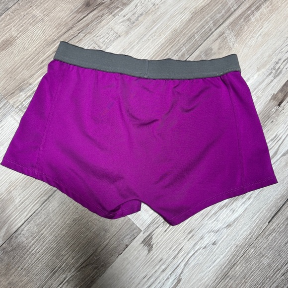 Mizuno Women’s Volleyball Shorts - Picture 3 of 5